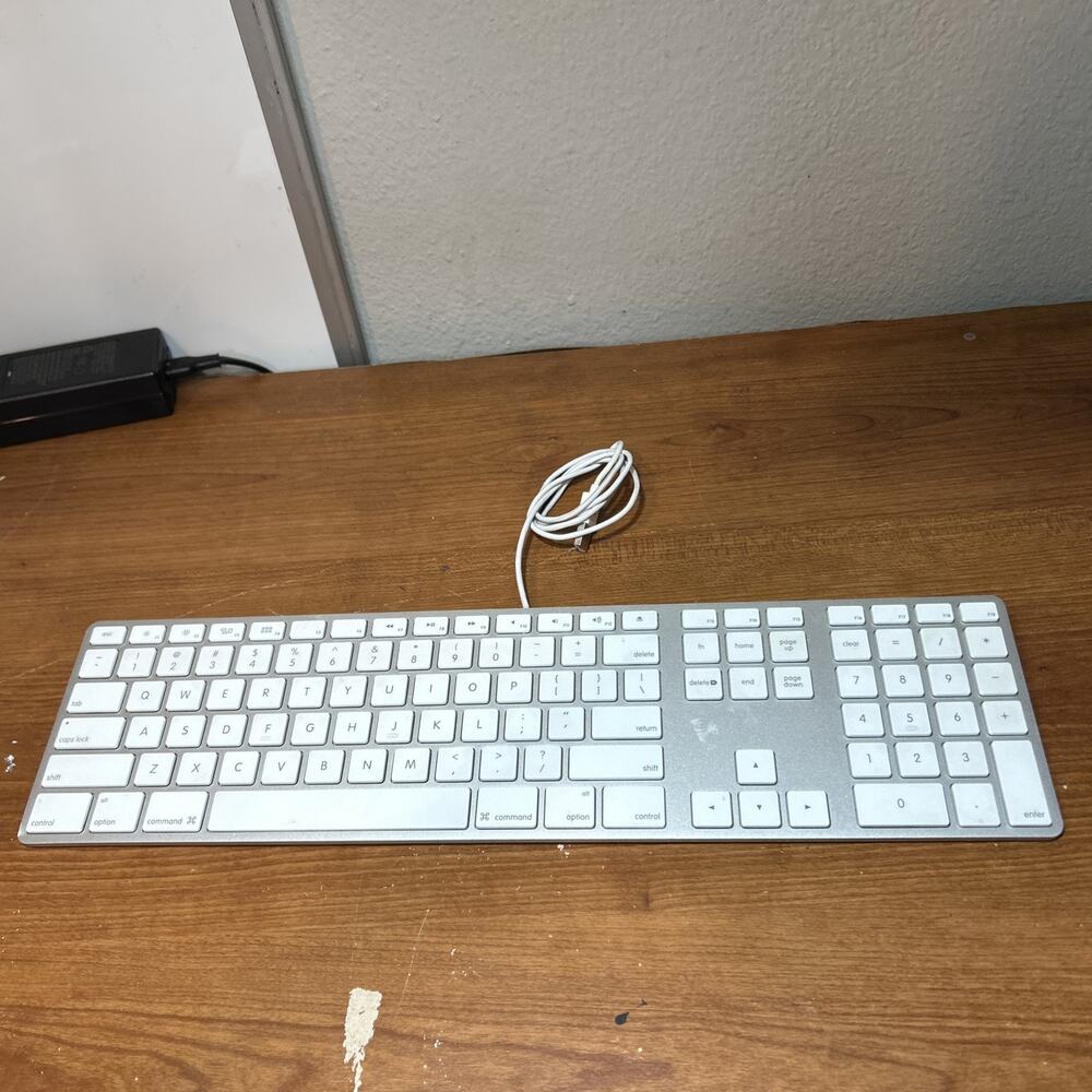 Apple Keyboard A1243 – Wired USB Aluminum Keyboard (Full Size)